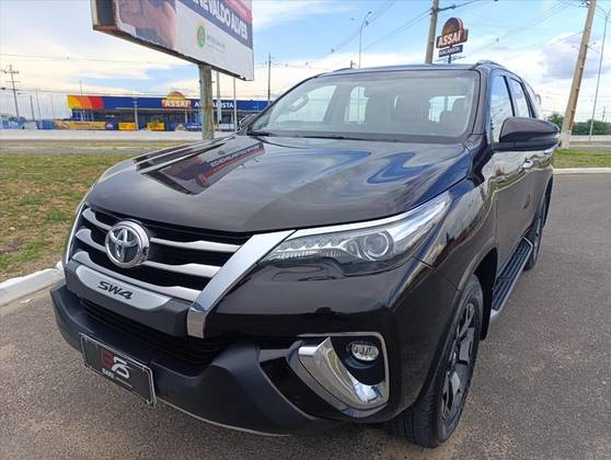 TOYOTA HILUX SW4 2.8 SRX 4X4 16V TURBO INTERCOOLER DIESEL 4P AUTOMÁTICO
